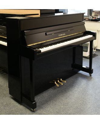 Yamaha B2 Klavier gebraucht, schwarz Hochglanz
